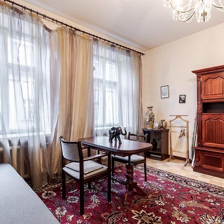Doroshenka Antique Apartment Lviv Exterior photo