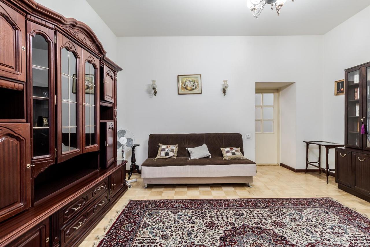 Doroshenka Antique Apartment Lviv Exterior photo