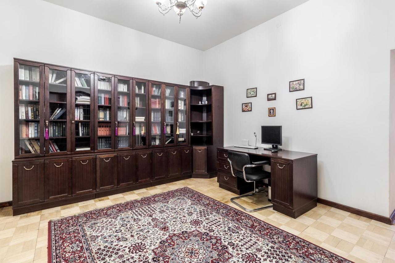Doroshenka Antique Apartment Lviv Exterior photo